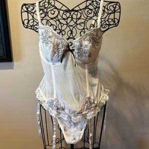 Intimate Icing Bustier Set